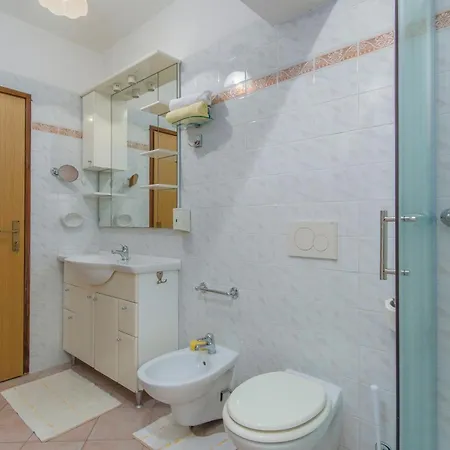 Aparments Jedro&karlo דירה *